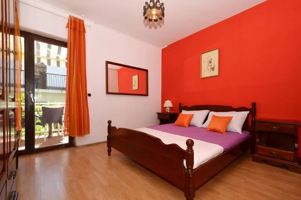 Apartments Alduk Trogir 0*,