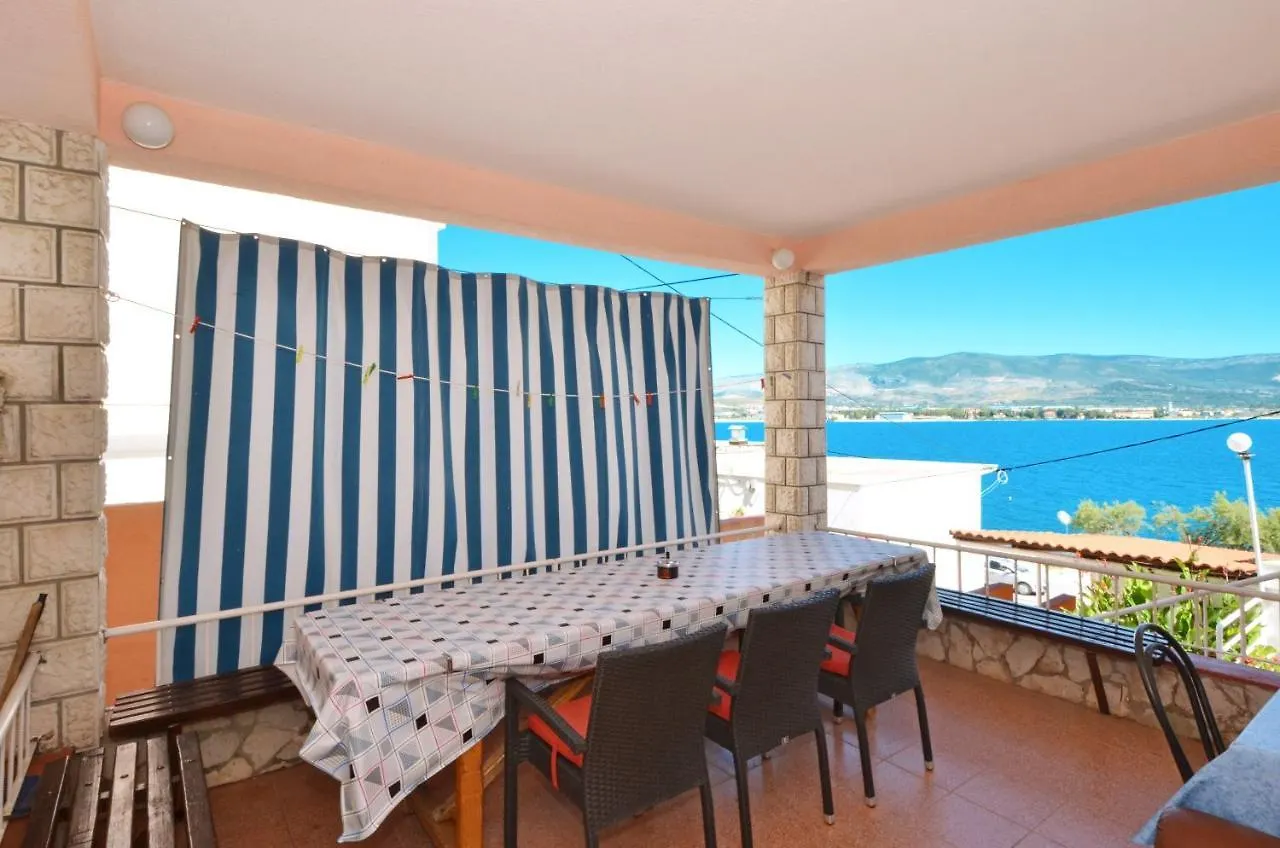 Apartments Alduk Trogir 0*,